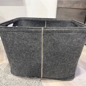 Felt storage basket